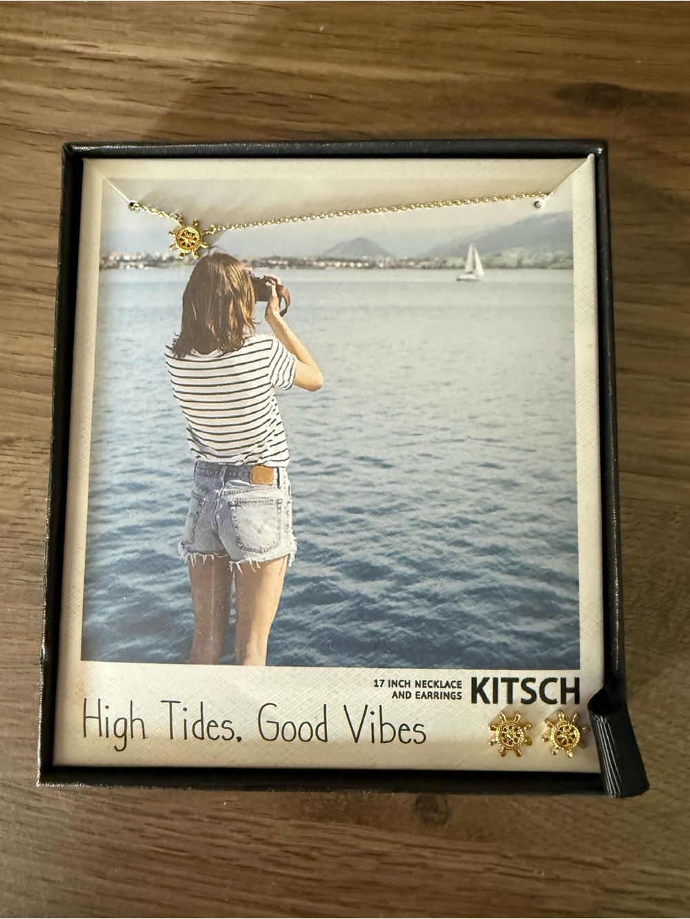 Kitch necklace and earring set • NIB